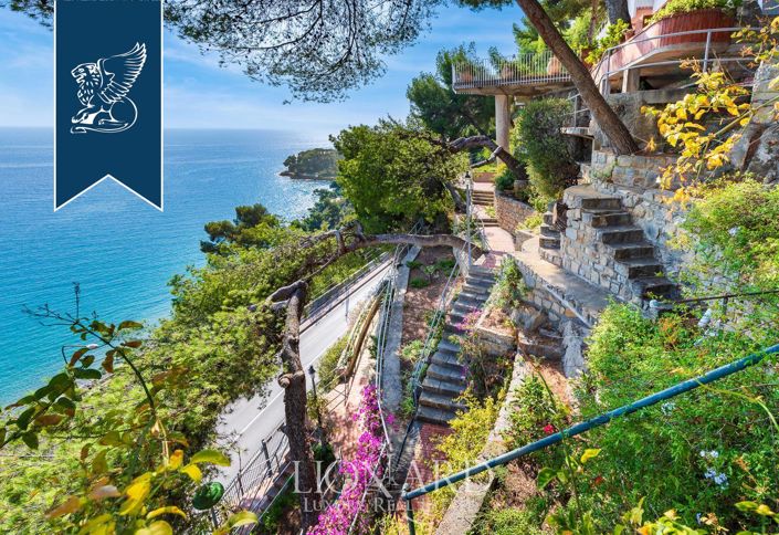 Image No.3-11 Bed Villa for sale