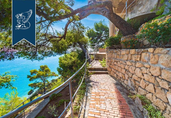 Image No.4-11 Bed Villa for sale