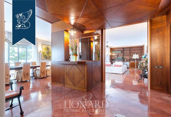 Image No.8-11 Bed Villa for sale