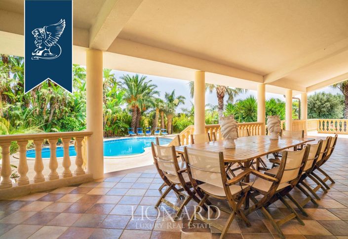 Image No.10-10 Bed Villa for sale