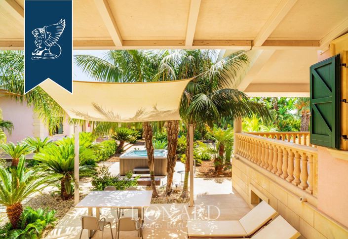 Image No.19-10 Bed Villa for sale