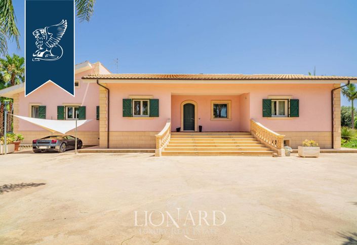 Image No.2-10 Bed Villa for sale