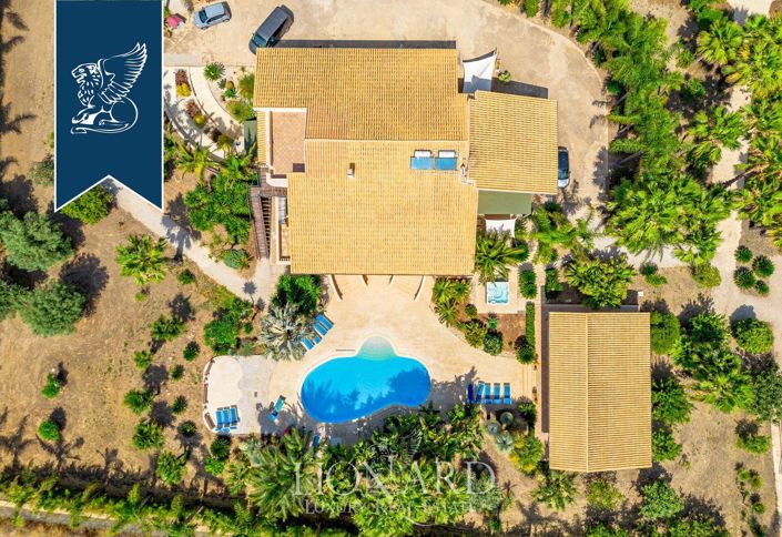 Image No.3-10 Bed Villa for sale