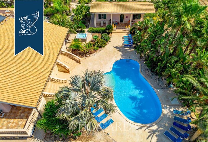 Image No.9-10 Bed Villa for sale