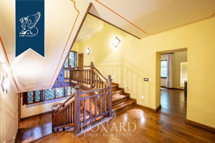 Image No.10-5 Bed Villa for sale