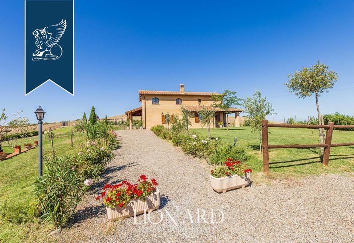 Image No.14-10 Bed Farmhouse for sale