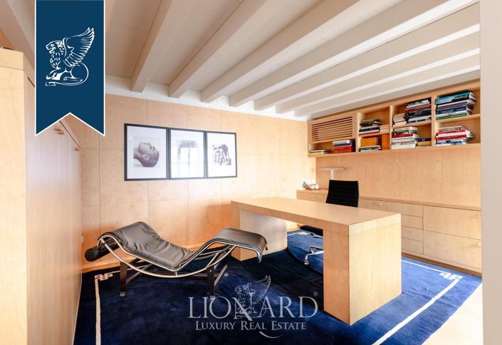 Image No.12-4 Bed Property for sale