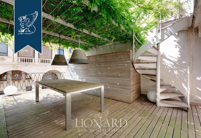 Image No.15-4 Bed Property for sale