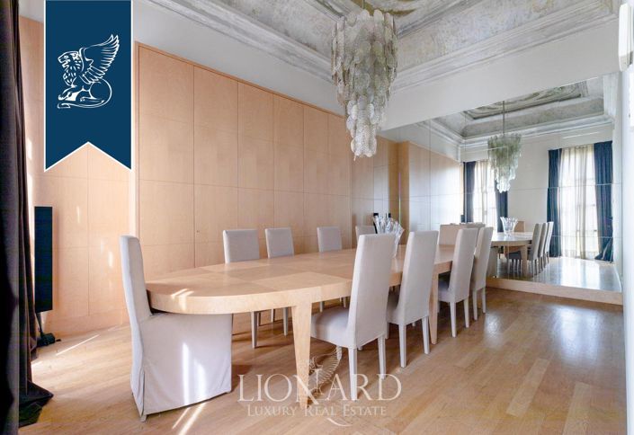 Image No.8-4 Bed Property for sale