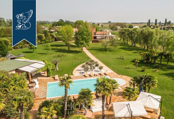 Image No.3-4 Bed Villa for sale