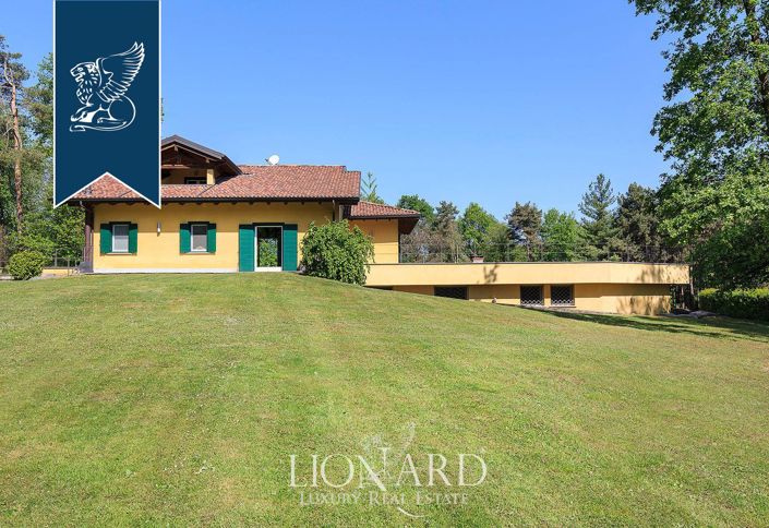 Image No.37-Villa de 7 chambres à vendre à Agrate Conturbia