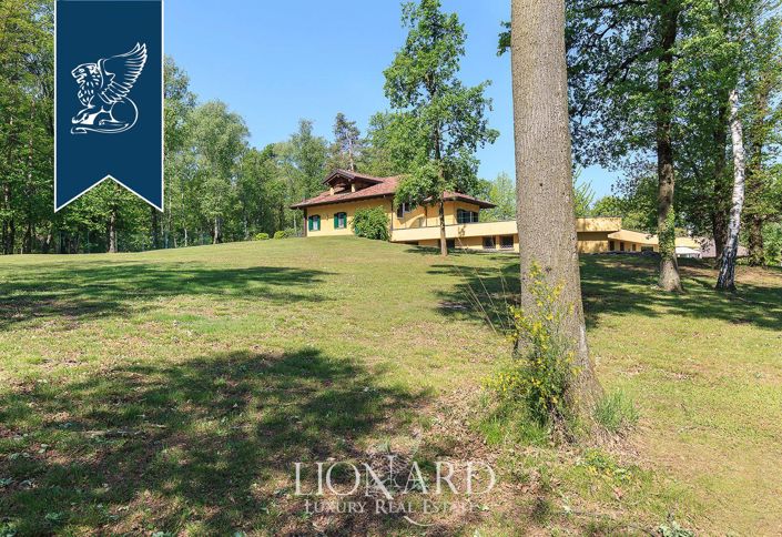 Image No.38-Villa de 7 chambres à vendre à Agrate Conturbia