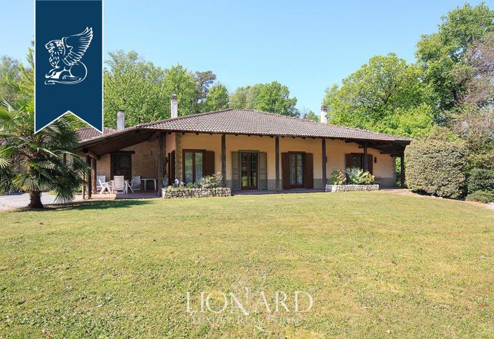 Image No.44-Villa de 7 chambres à vendre à Agrate Conturbia