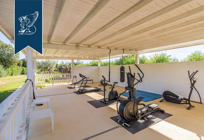 Image No.10-25 Bed Hotel for sale