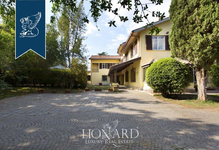 Image No.2-10 Bed Villa for sale