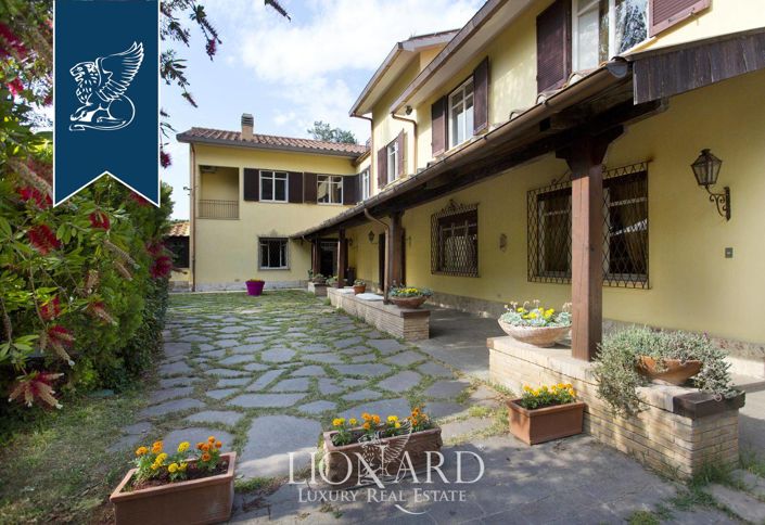 Image No.4-10 Bed Villa for sale