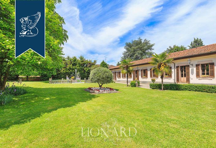 Image No.19-42 Bed Villa for sale