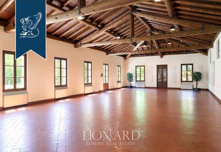 Image No.27-42 Bed Villa for sale