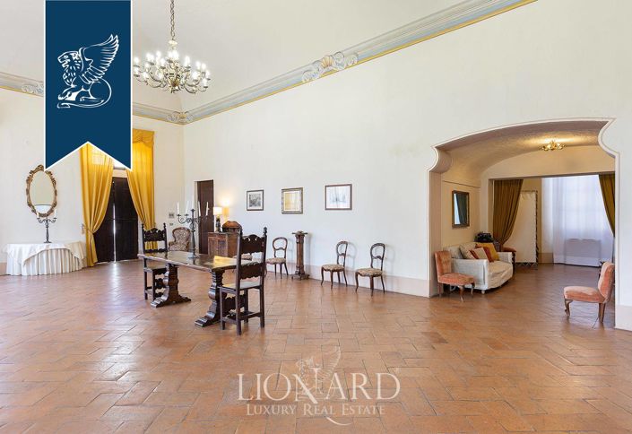 Image No.34-42 Bed Villa for sale