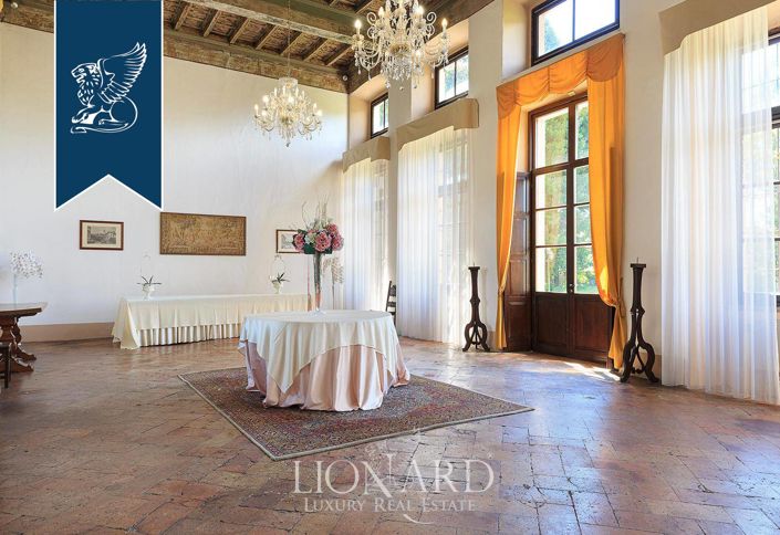 Image No.38-42 Bed Villa for sale