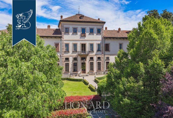 Image No.9-42 Bed Villa for sale