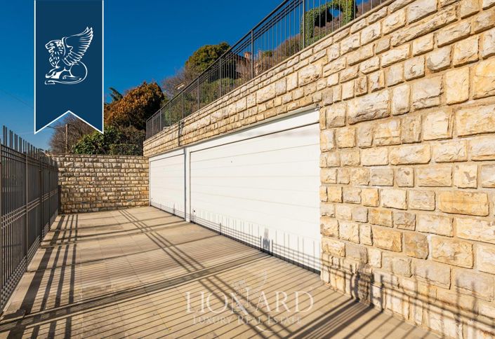 Image No.10-5 Bed Villa for sale