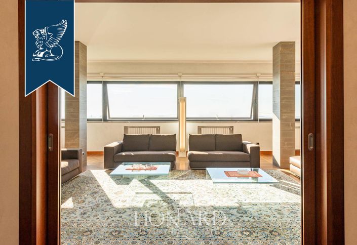 Image No.28-5 Bed Villa for sale