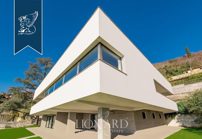 Image No.3-5 Bed Villa for sale