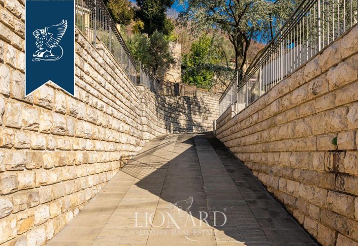 Image No.8-5 Bed Villa for sale