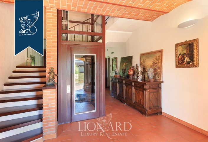 Image No.21-15 Bed Villa for sale