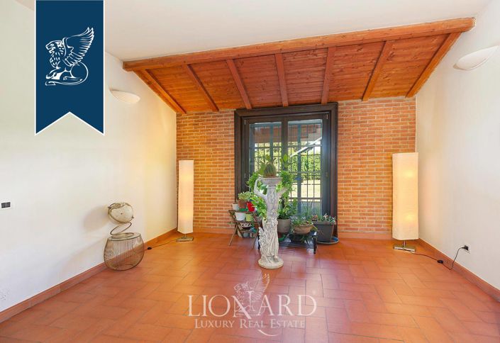 Image No.22-15 Bed Villa for sale