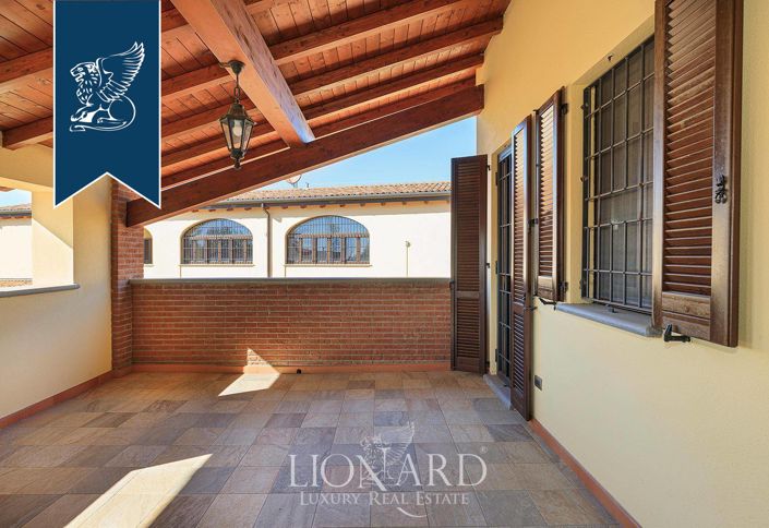 Image No.33-15 Bed Villa for sale