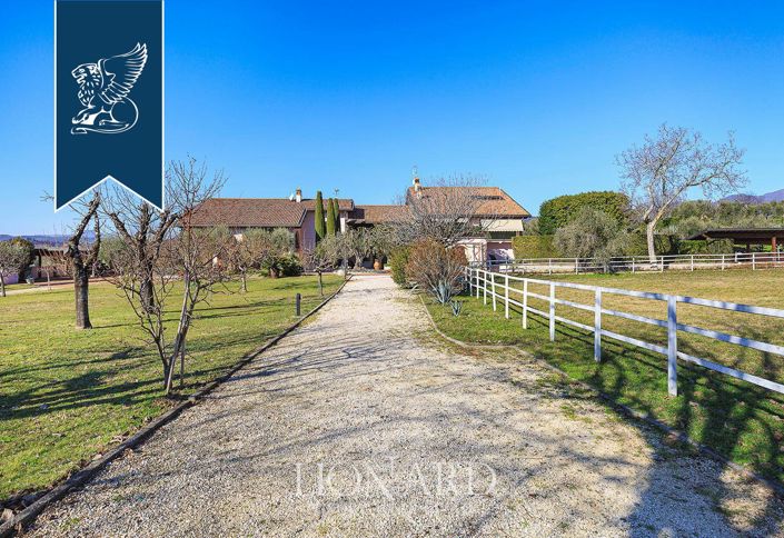 Image No.20-10 Bed Villa for sale