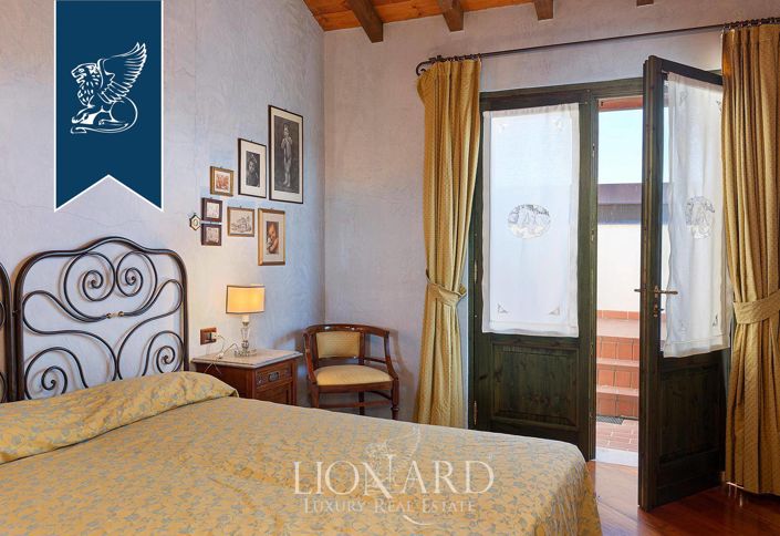 Image No.42-10 Bed Villa for sale