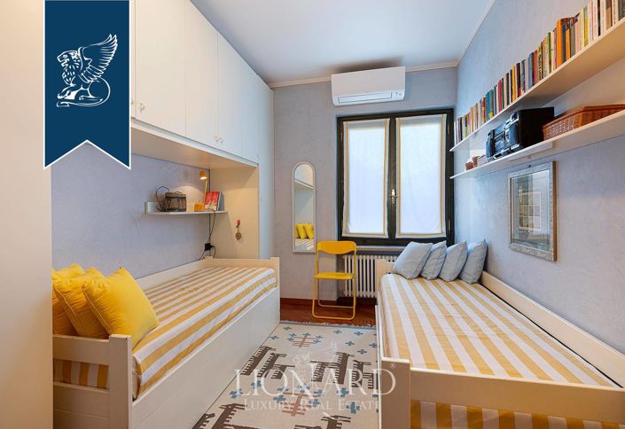 Image No.46-10 Bed Villa for sale