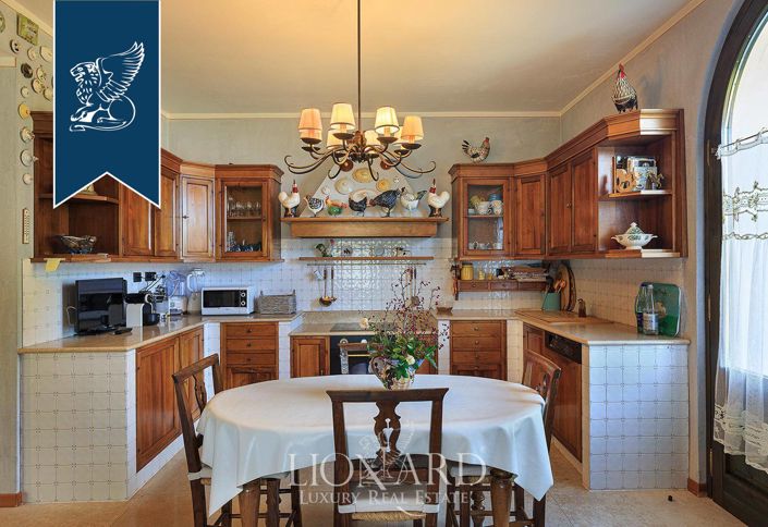 Image No.49-10 Bed Villa for sale