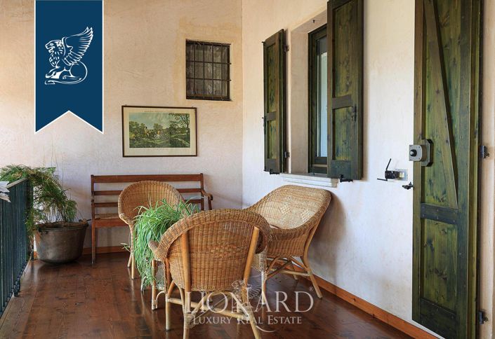 Image No.51-10 Bed Villa for sale