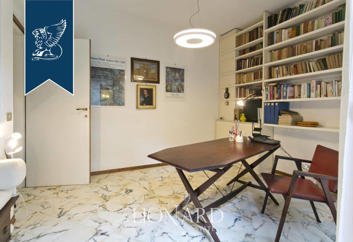 Image No.55-5 Bed Villa for sale