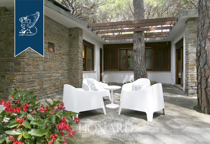 Image No.9-5 Bed Villa for sale