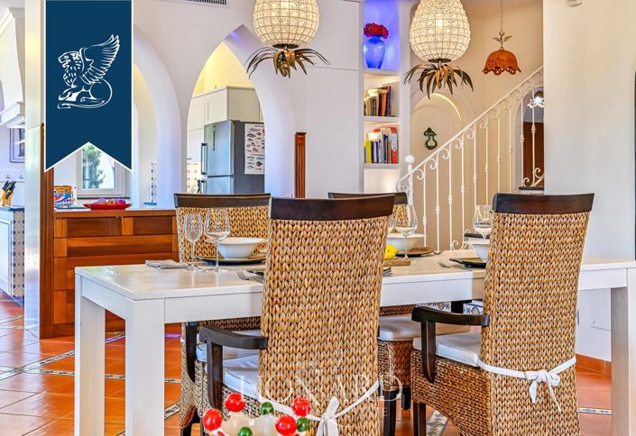 Image No.18-4 Bed Villa for sale