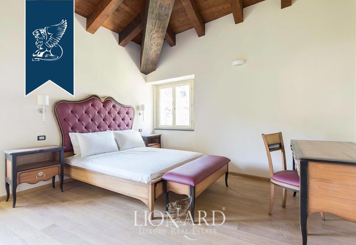 Image No.17-16 Bed Villa for sale