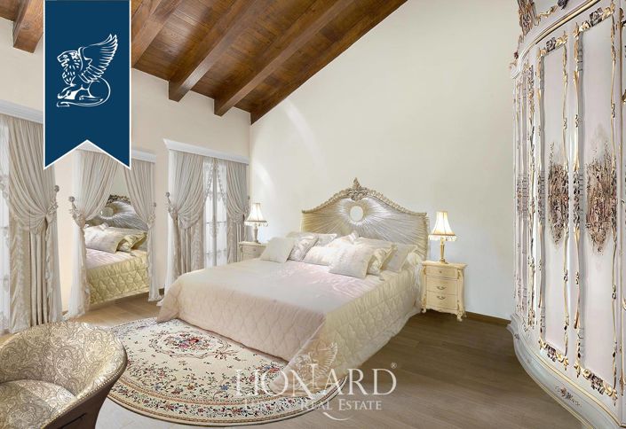 Image No.9-16 Bed Villa for sale