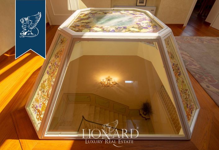 Image No.39-10 Bed Villa for sale