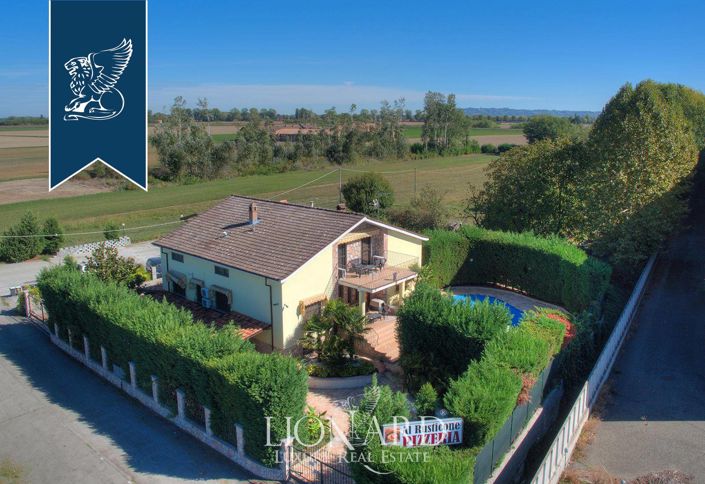 Image No.2-Ferme de 5 chambres à vendre à Bressana Bottarone