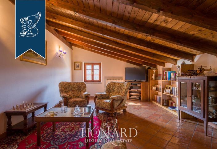 Image No.20-9 Bed Villa for sale