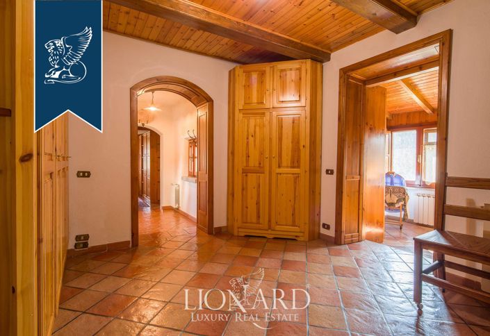 Image No.28-9 Bed Villa for sale