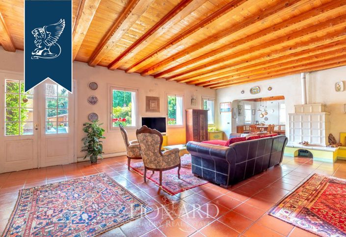 Image No.19-19 Bed Villa for sale