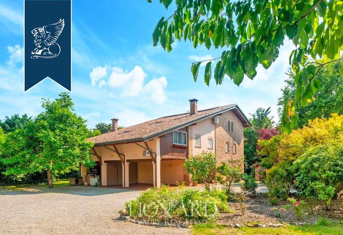 Image No.5-19 Bed Villa for sale