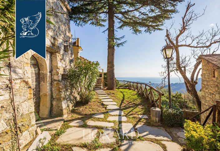 Image No.16-6 Bed Property for sale