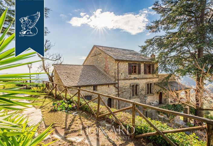 Image No.21-6 Bed Property for sale